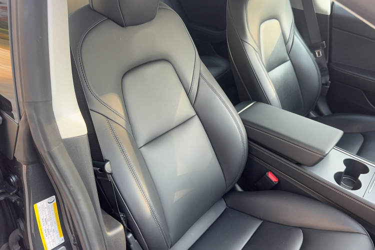 特斯拉 Model 3 2021款 标准续航后驱升级版局部细节41