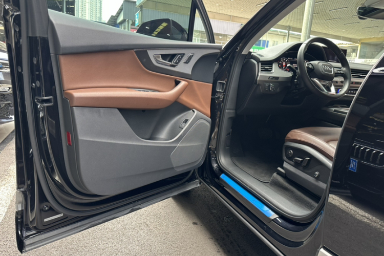 奥迪Q7 2018款 40 TFSI S line运动型中控内饰7014