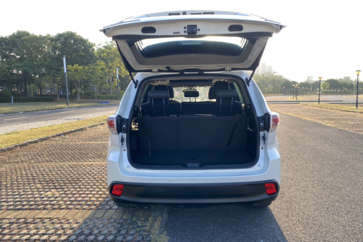 丰田 汉兰达 2017款 2.0T 两驱豪华版 7座局部细节23