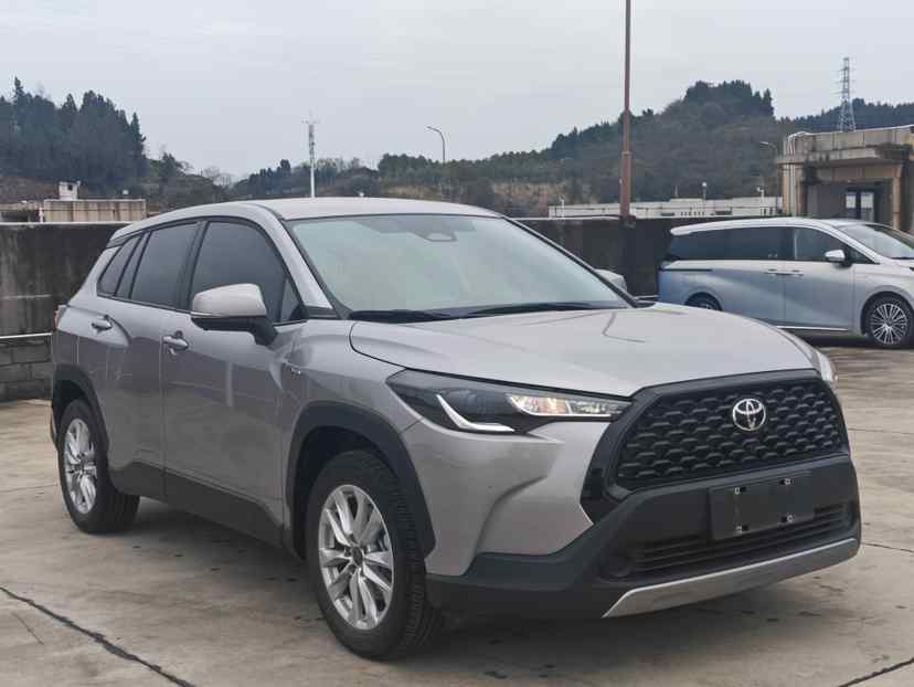 丰田 卡罗拉锐放 2024款 2.0L 智能电混双擎 先锋版(5)