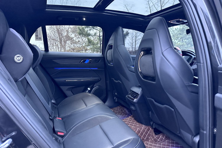 领克01 2021款 2.0TD 四驱暗夜版中控内饰7005