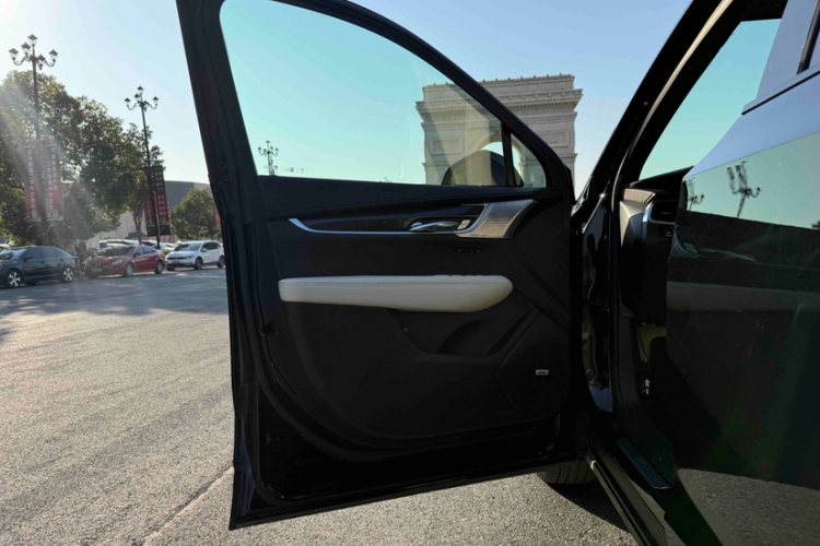 凯迪拉克XT6 2020款 改款 28T 六座四驱领先运动型中控内饰7014