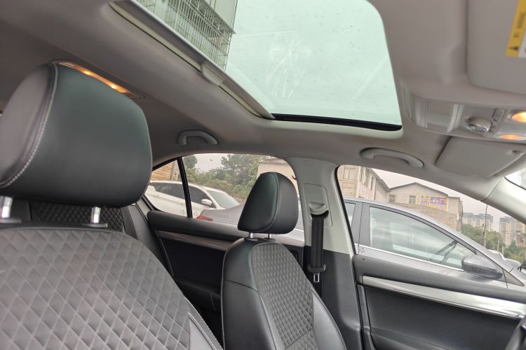 斯柯达 明锐 2019款 1.5L 自动智行豪华版 国V中控内饰7008