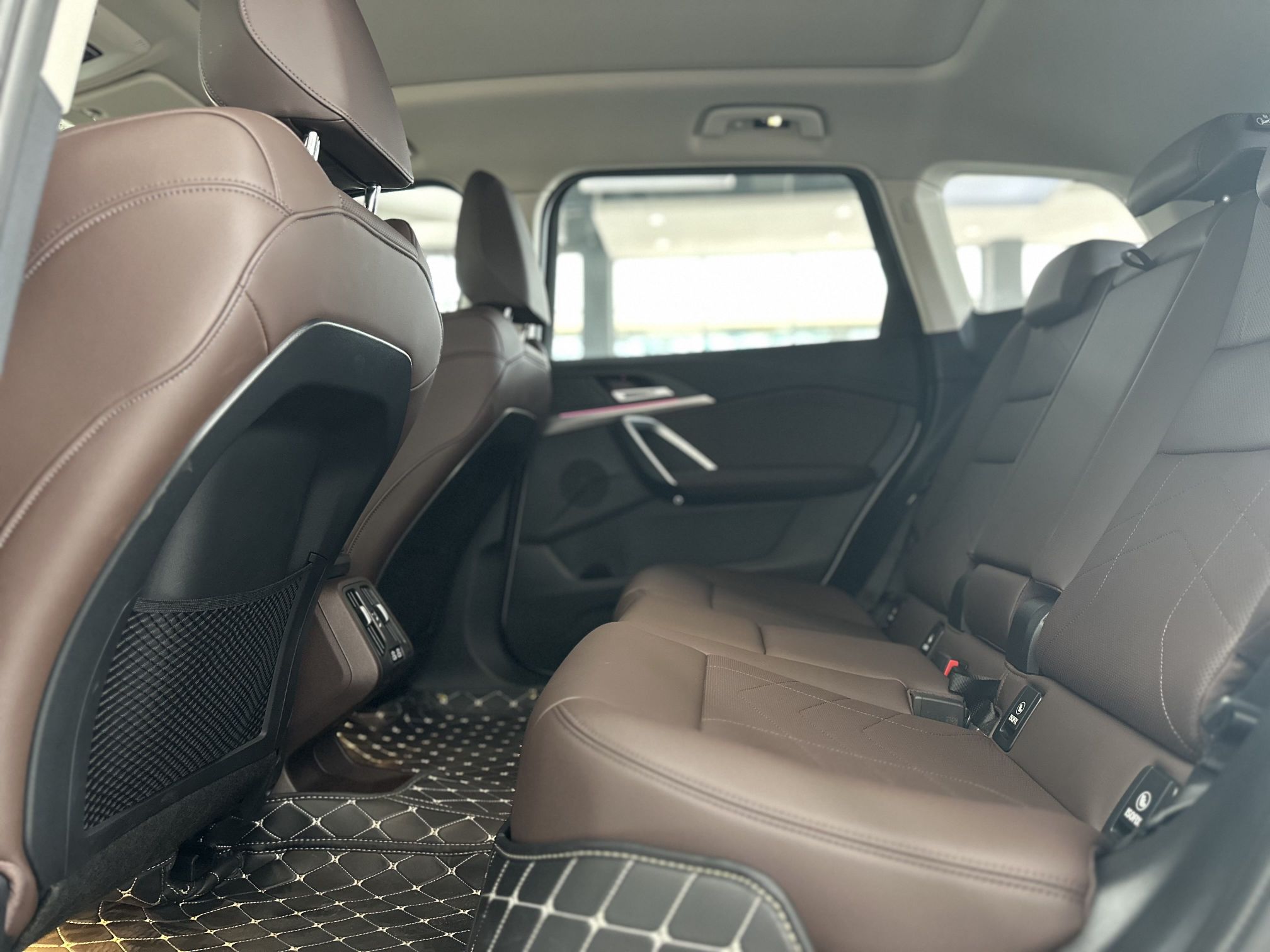 宝马iX1 2023款 eDrive25L M运动套装