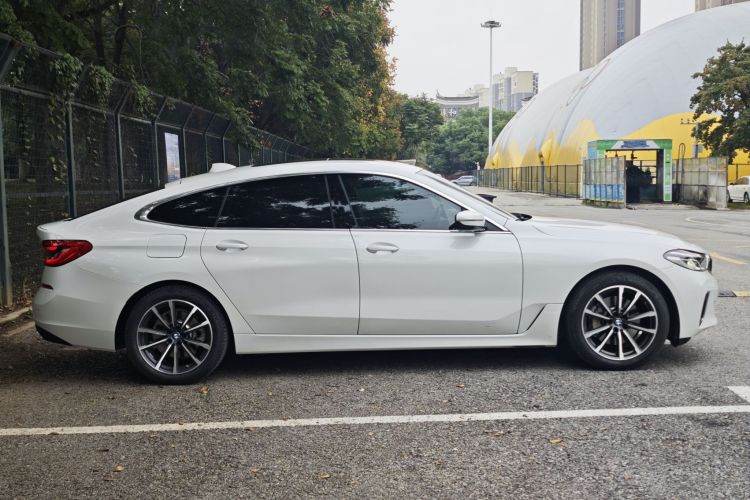 宝马6系GT 2022款 630i 豪华设计套装车身外观6005