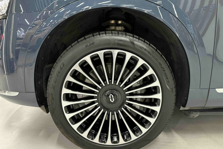 鸿蒙智行 问界M9 2024款 增程 Ultra版 52kWh 5座版车身外观6009