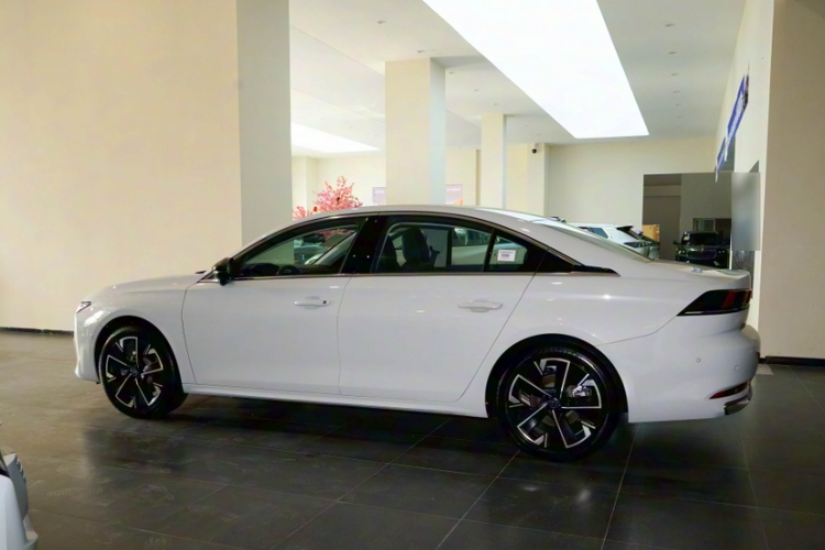 标致508 2022款 508L 360THP PureTech 先锋版车身外观6005