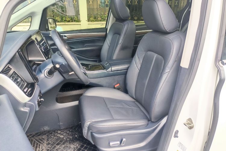 广汽传祺 传祺M8 2021款 大师系列 390T 尊贵版中控内饰7006