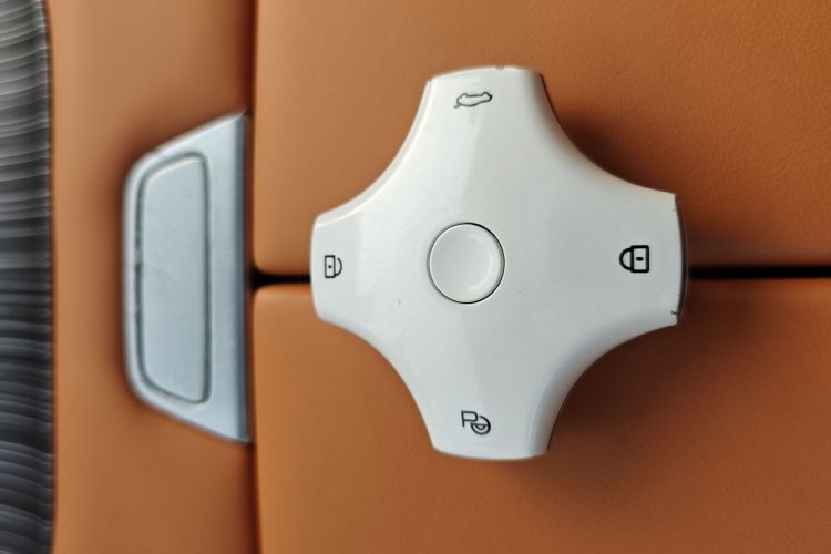 东风奕派 eπ008 2025款 210Max增程版 5座中控内饰7005