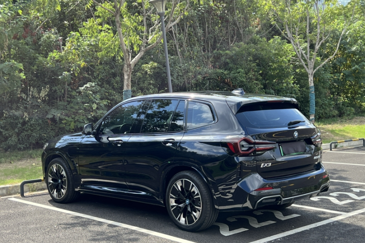 宝马iX3 2023款 创领型车身外观6005