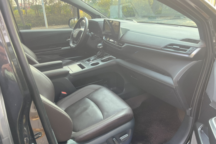 丰田 赛那SIENNA 2021款 2.5L混动 铂金版中控内饰7004