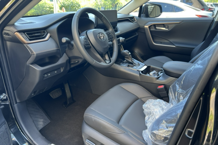 丰田 威兰达 2024款 双擎 2.5L E-CVT两驱都市版中控内饰7002