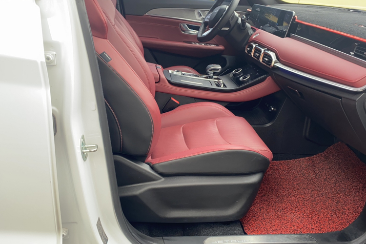 捷途X70 PLUS 2021款 1.6T DCT地PRO+ 7座局部细节41