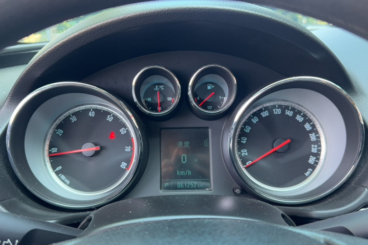 别克 君威 2015款 1.6T 领先技术型中控内饰15