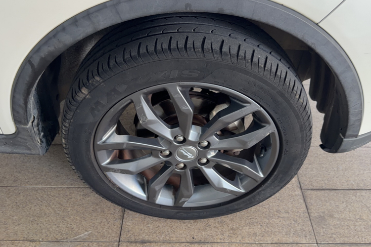 陆风X2 2017款 1.6L 手动铂锐版车身外观6003