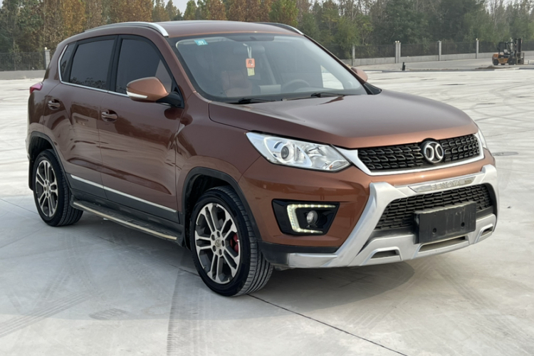 北京汽车 绅宝X35 2016款 1.5L 手动豪华版车身外观6006