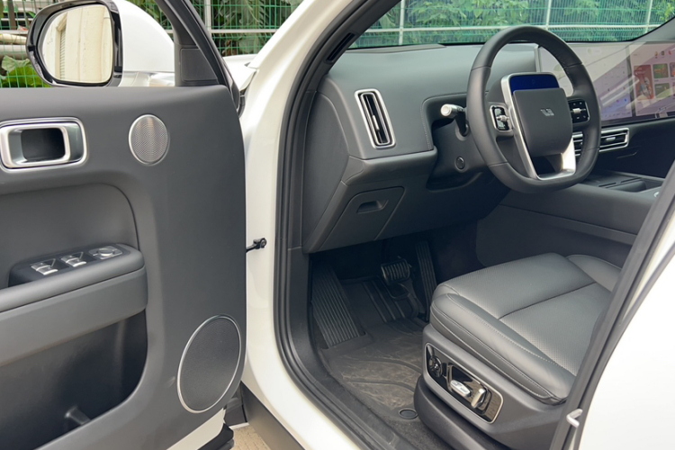 理想汽车 理想L7 2023款 Max中控内饰7002