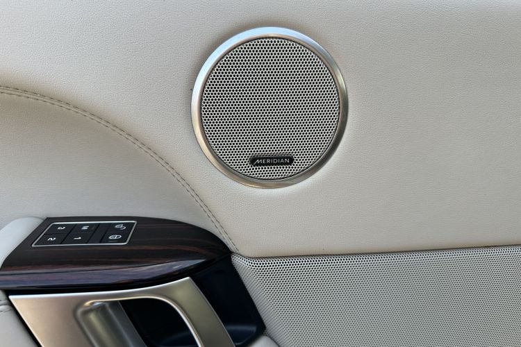 路虎 揽胜 2014款 改款 3.0 SC V6 Vogue中控内饰7001