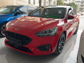 福特 福克斯 2020款 两厢 EcoBoost 180 自动ST Line