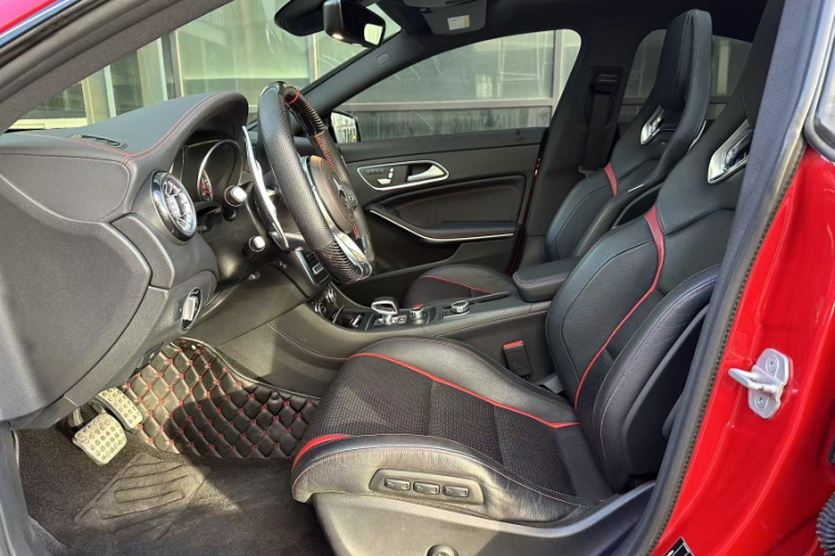 奔驰CLA AMG 2017款 改款 AMG CLA 45 4MATIC中控内饰7004