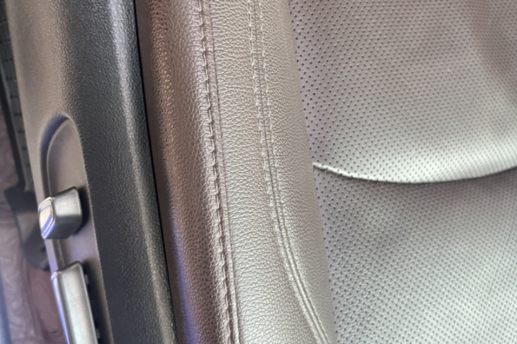 丰田 赛那SIENNA 2021款 2.5L混动 铂金版车身外观6012