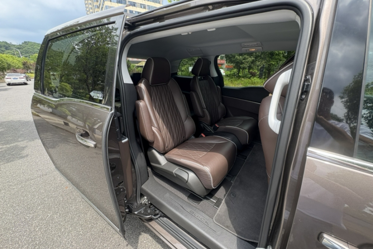 别克GL8 2021款 陆上公务舱 652T 豪华型中控内饰7004