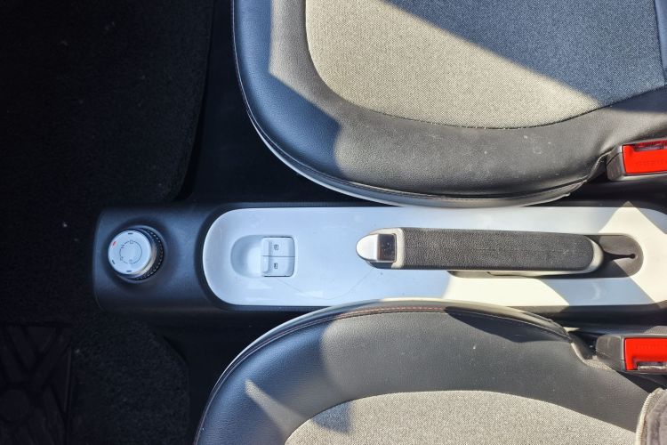 五菱汽车 宏光MINIEV 2022款 GAMEBOY 200km 玩乐款 磷酸铁锂中控内饰7007