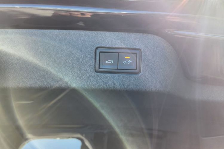 大众 帕萨特 2019款 330TSI 尊贵版 国VI局部细节18