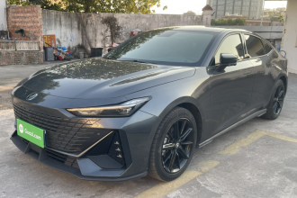 长安UNI-V 2022款 1.5T 尊贵型