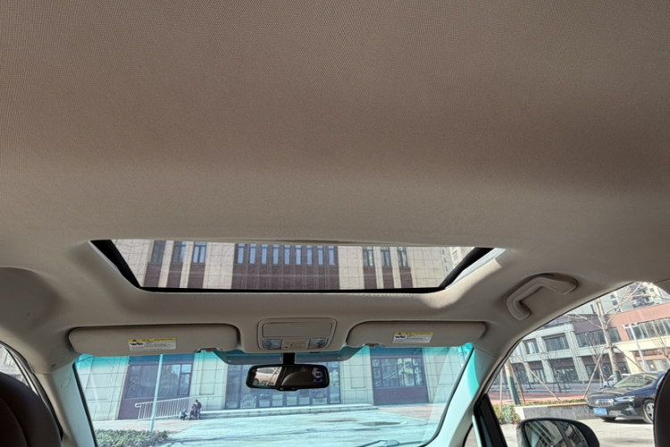 比亚迪M6 2015款 2.4L 自动豪华型中控内饰7011