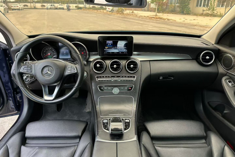 奔驰C级 2016款 C 200 L 运动型中控内饰7003