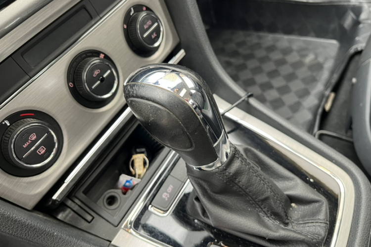 大众 朗逸 2013款 改款 1.6L 自动豪华版中控内饰7003