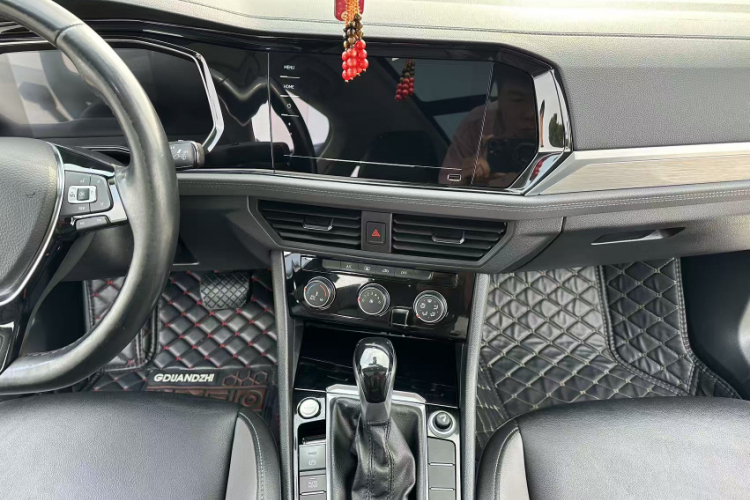 大众 速腾 2021款 200TSI DSG舒适智联版中控内饰7005