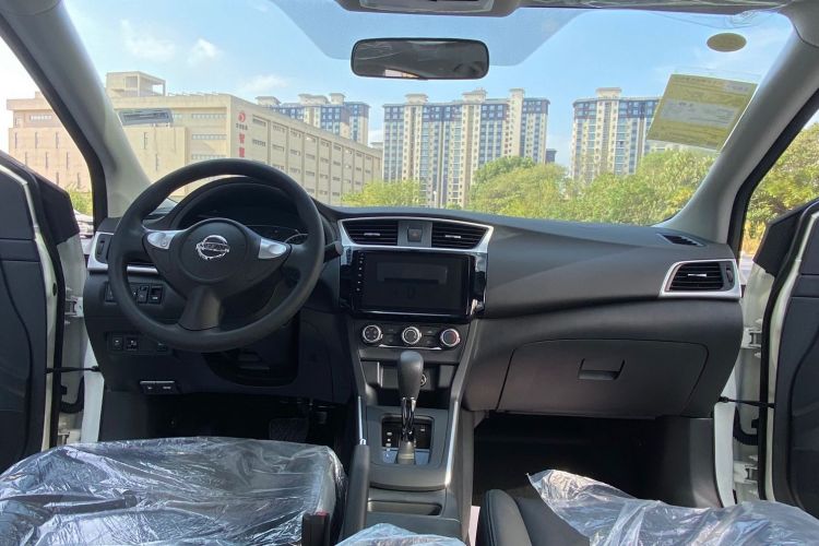 日产 轩逸 2024款 改款二 经典 1.6XL CVT豪华版中控内饰7002