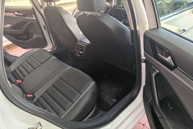 大众 速腾 2019款 200TSI DSG舒适型 国VI中控内饰7005