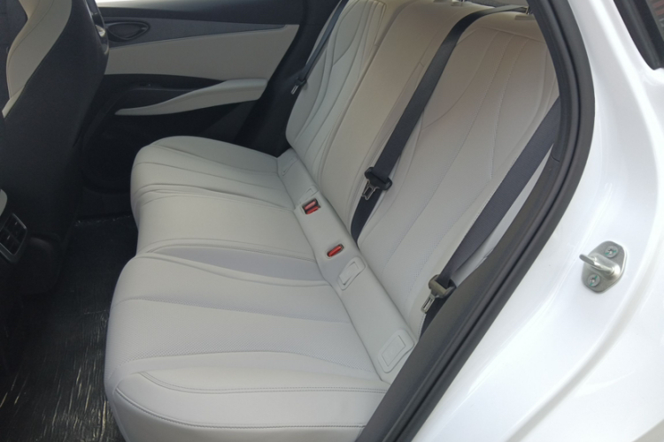 比亚迪 海豹06新能源 2025款 DM-i 智驾版 80KM豪华型中控内饰7005