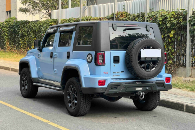 北京BJ40 2023款 2.0D 自动四驱刀锋英雄版侠客型（前后电控锁）车身外观6005