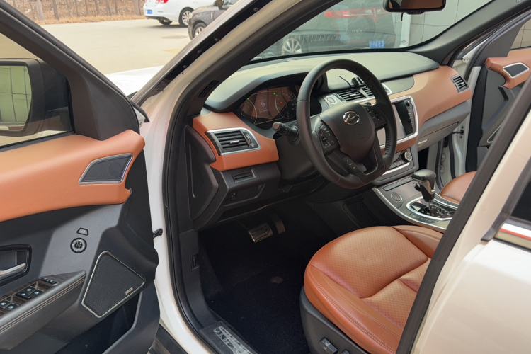 陆风X7 2018款 劲越 1.5T 全景尊贵型中控内饰7001