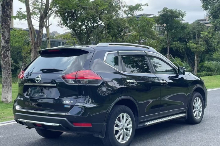 日产 奇骏 2017款 2.0L CVT舒适版 2WD车身外观6008