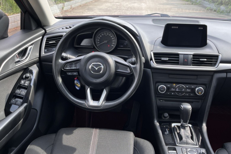 马自达3 昂克赛拉 2017款 三厢 1.5L 自动豪华型 国V中控内饰7006