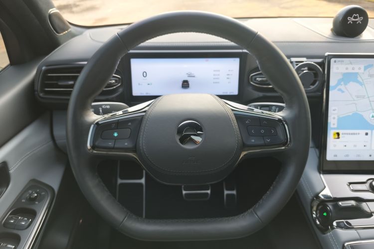 蔚来ES8 2020款 580KM 签名版 六座版中控内饰7003