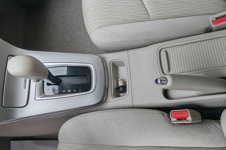 日产 轩逸 2012款 1.8XE CVT舒适版中控内饰7003