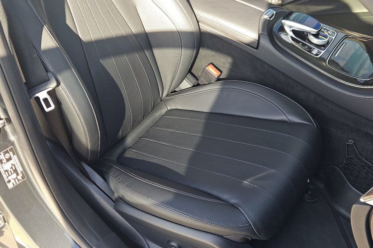 奔驰E级 2017款 E 300 L 豪华型中控内饰7008