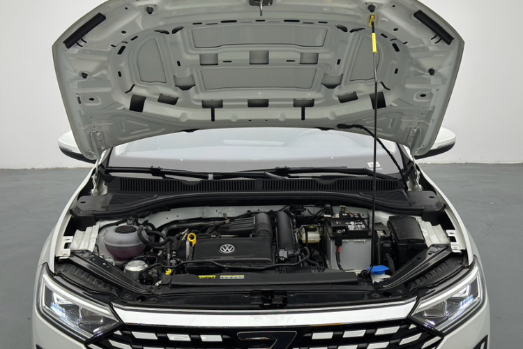 捷达VA7 2025款 1.4T 先到先得版中控内饰7005