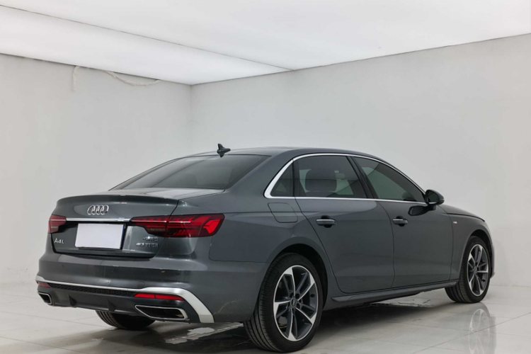 奥迪A4L 2025款 200万辆悦享版 40 TFSI 时尚动感型车身外观6004