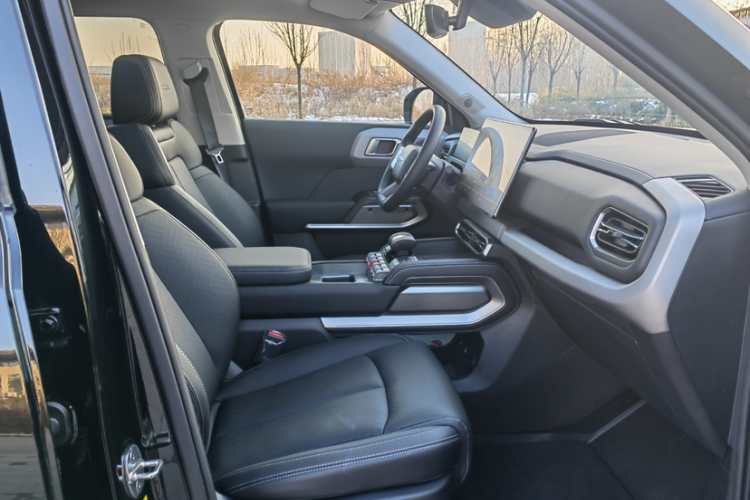 方程豹 钛3 2025款 501KM 后驱智驾Max版中控内饰7005