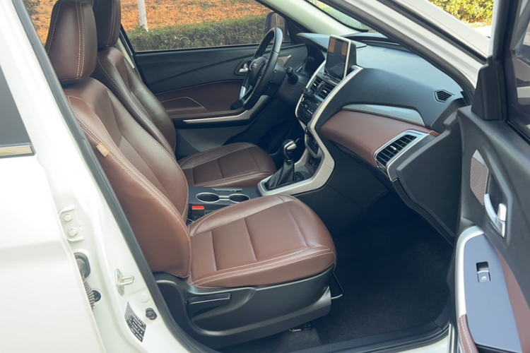 比速汽车 比速T3 2017款 1.3T CVT旗舰型局部细节41