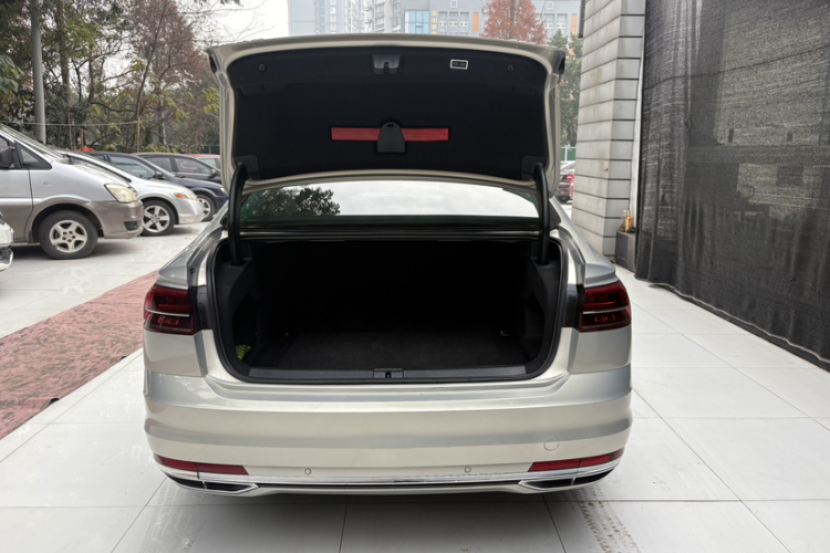 大众 辉昂 2018款 改款 380TSI 两驱商务版车身外观6008