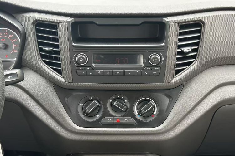 五菱汽车 五菱宏光V 2022款 1.5L劲取版电动助力LAR局部细节16