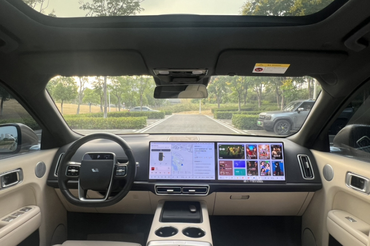 理想汽车 理想L9 2022款 Max中控内饰7002